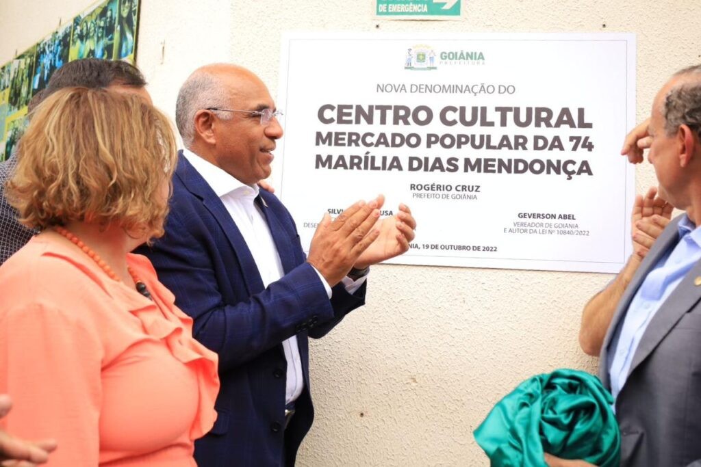 Rogério Cruz batiza Mercado Popular da 74 Marília Mendonça, e afirma: “Homenagem é de reconhecimento e gratidão à nossa artista”