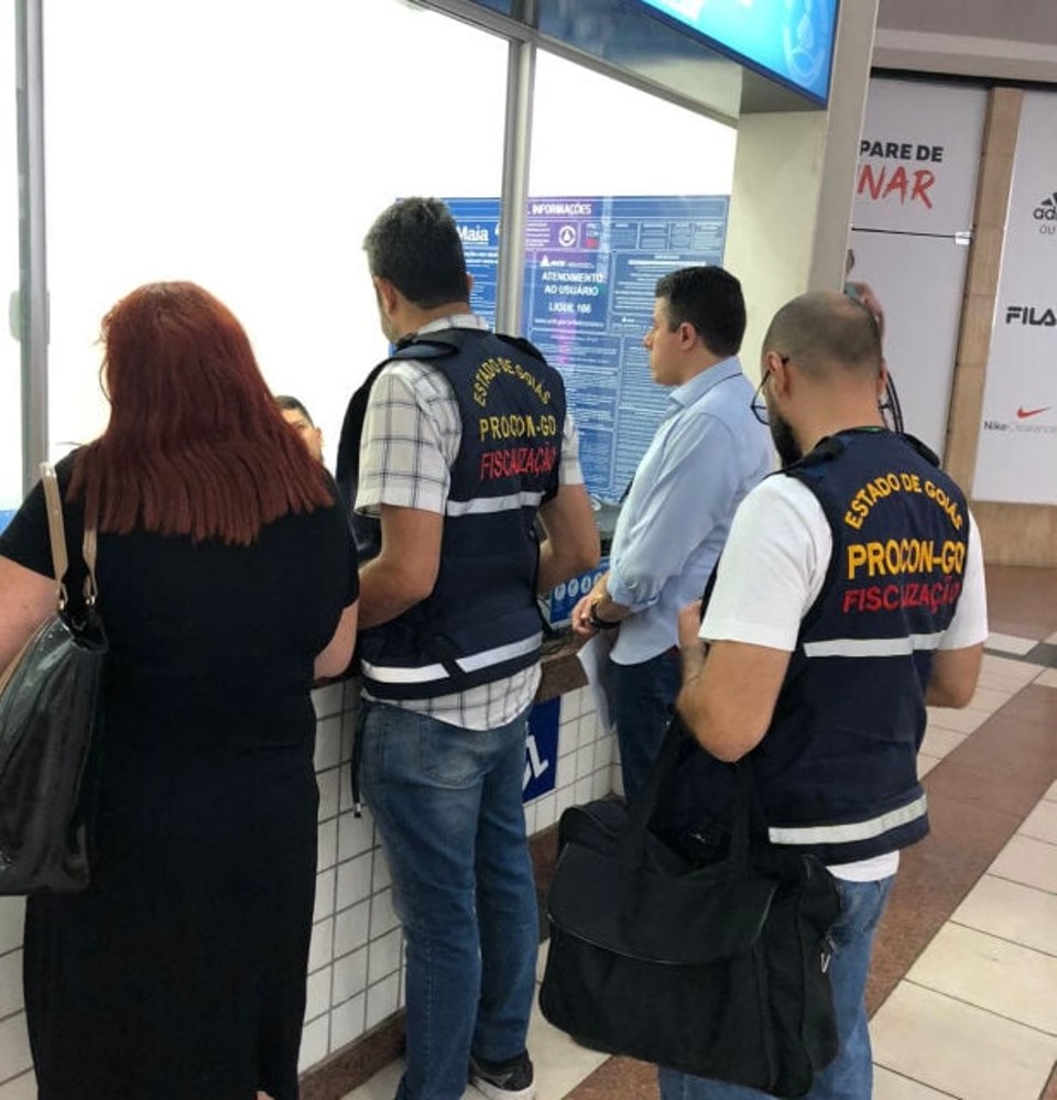 Empresas de ônibus na rodoviária de Goiânia são autuadas