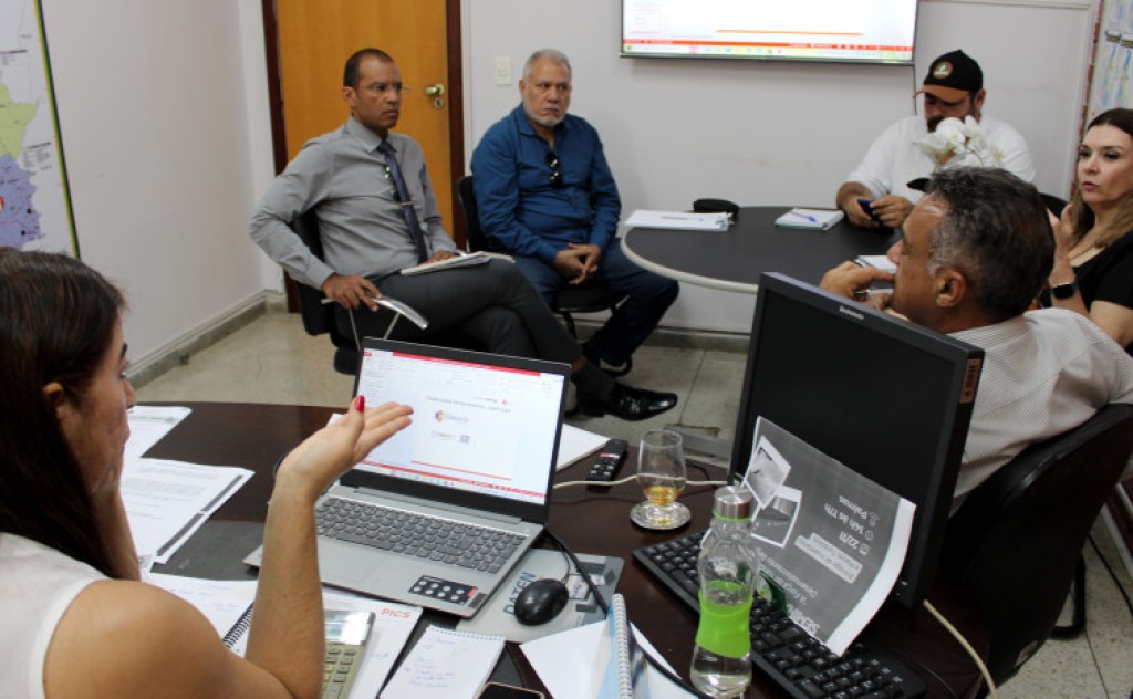 Indústria e Comércio debate microcrédito para pequenos negócios e educação financeira