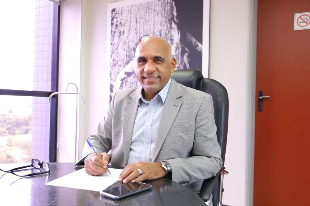 Prefeito Rogério Cruz decreta ponto facultativo nos dias 23 e 30 de dezembro de 2022