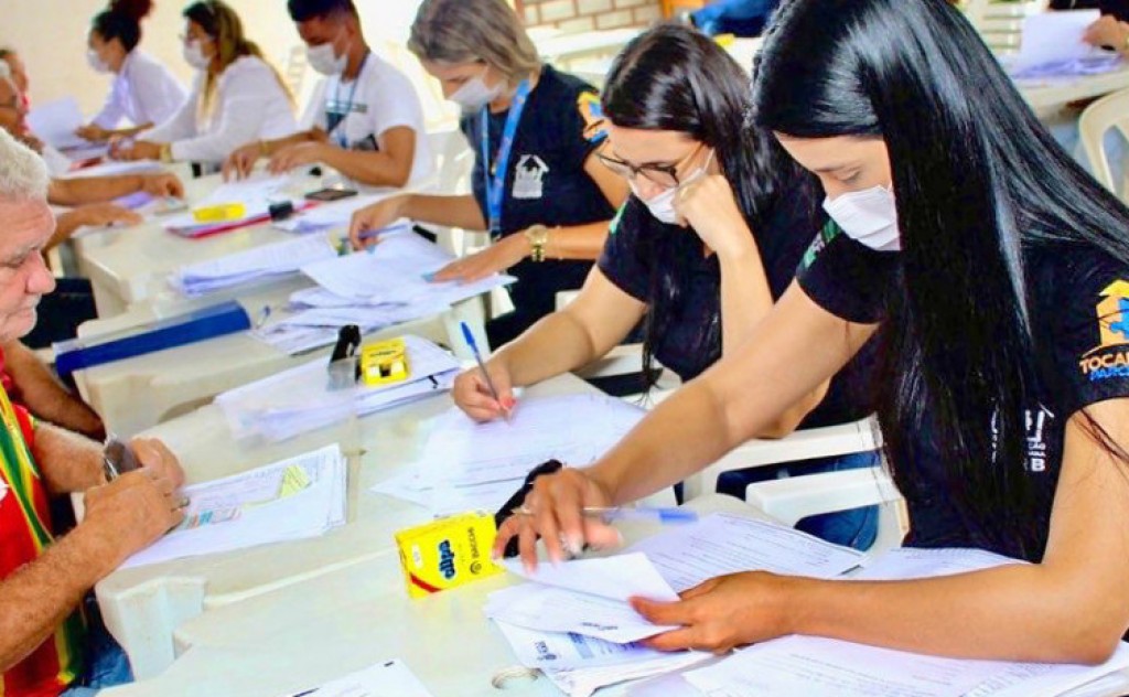 Governo do Tocantins beneficia mais de 300 pessoas no mutirão de cadastro social do setor Universitário em Palmas