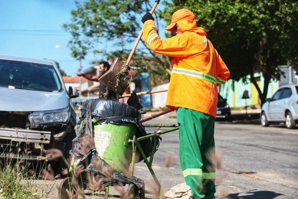 Prefeitura de Goiânia leva serviços essenciais de varrição e remoção de entulhos a 60 bairros, nesta sexta-feira (09/12)