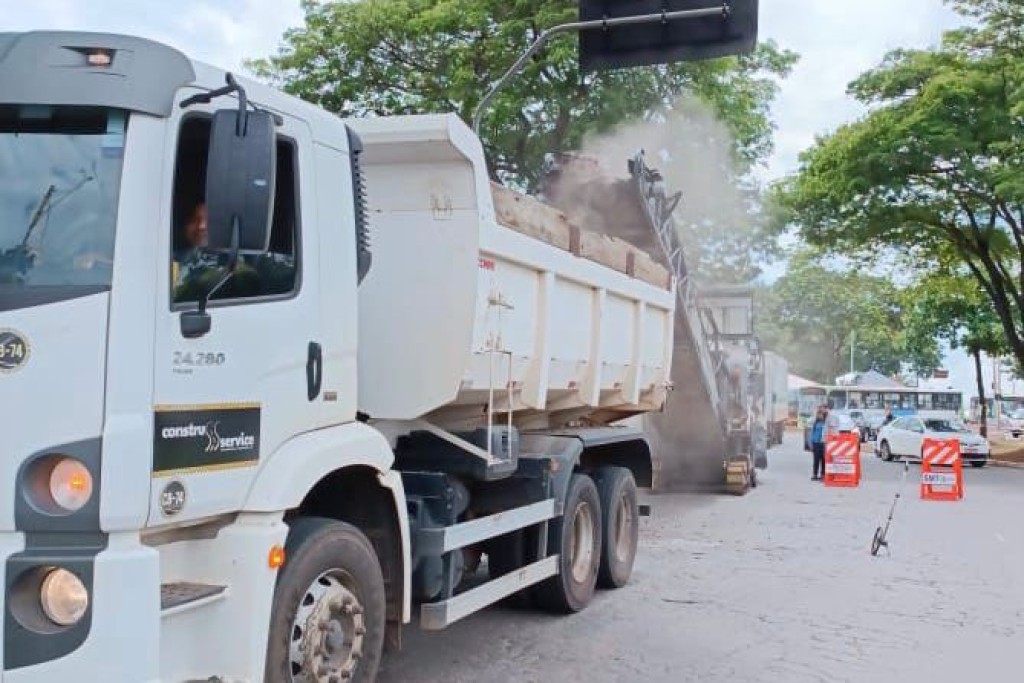 Prefeitura de Goiânia faz operação para melhorar qualidade do asfalto da Avenida Perimetral Norte