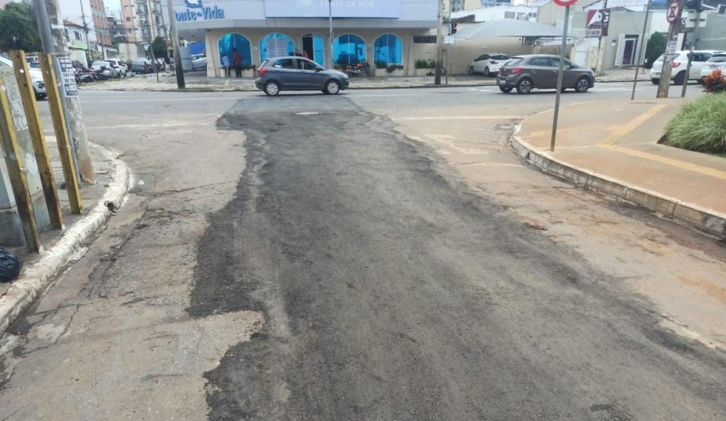 Prefeitura de Goiânia conclui obras de recuperação de galerias pluviais, na Avenida Paranaíba, Centro