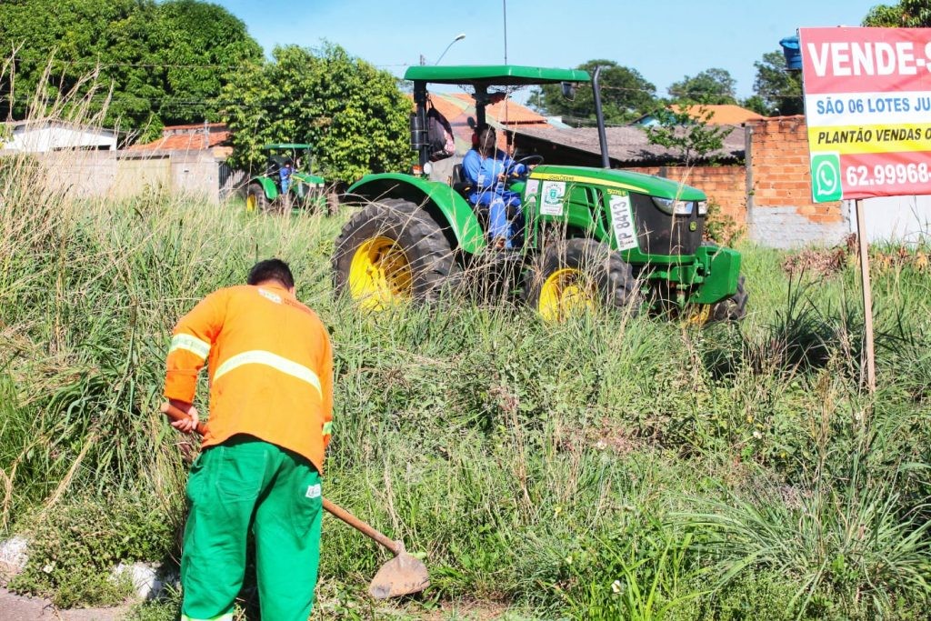 Prefeitura de Goiânia leva serviços de roçagem e rastelação ao Residencial Real Conquista e mais 30 bairros da capital, nesta quarta-feira (28/12)