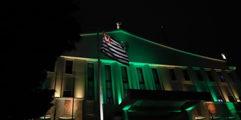 São Paulo traz iluminação especial em homenagem a Pelé