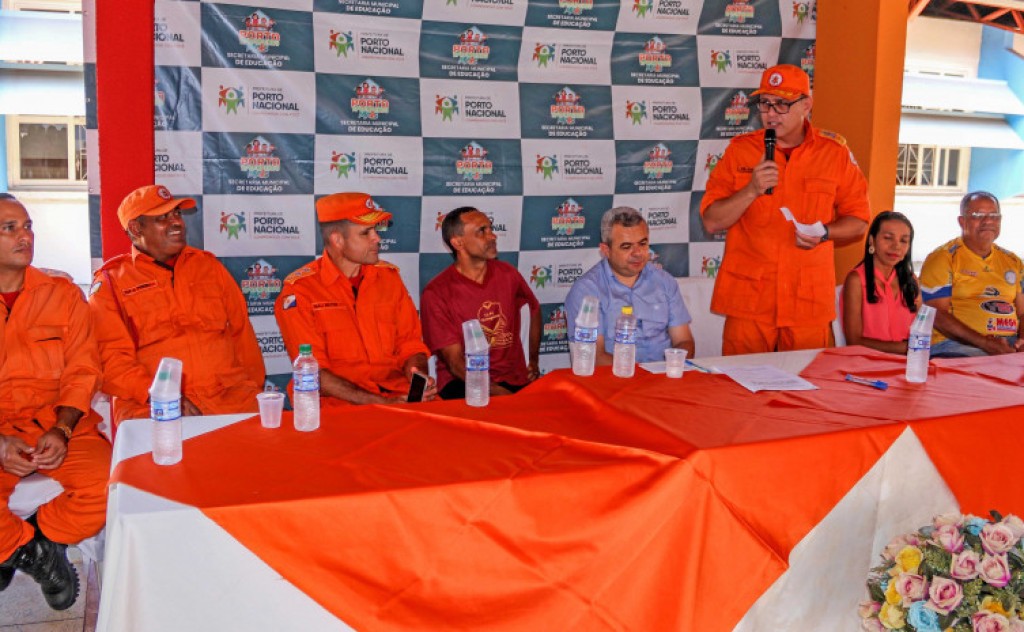 Governo do Tocantins e prefeitura de Porto Nacional assinam parceria para instalação de Colégio Cívico-Militar