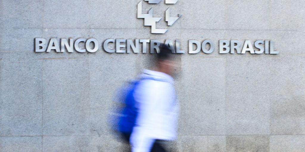 Mercado financeiro reduz projeção da inflação de 5,79% para 5,76%