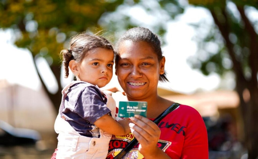 Famílias de Mineiros recebem cartões do Aluguel Social nesta terça-feira