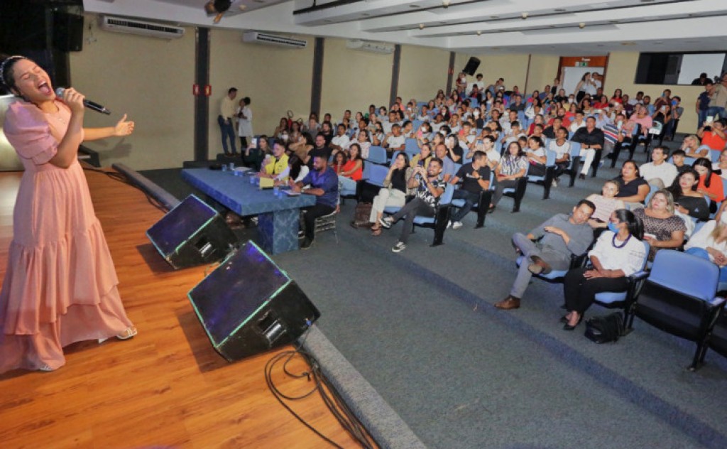 Esther Lays, de Araguaína, é bicampeã do Canta Tocantins das Escolas Estaduais