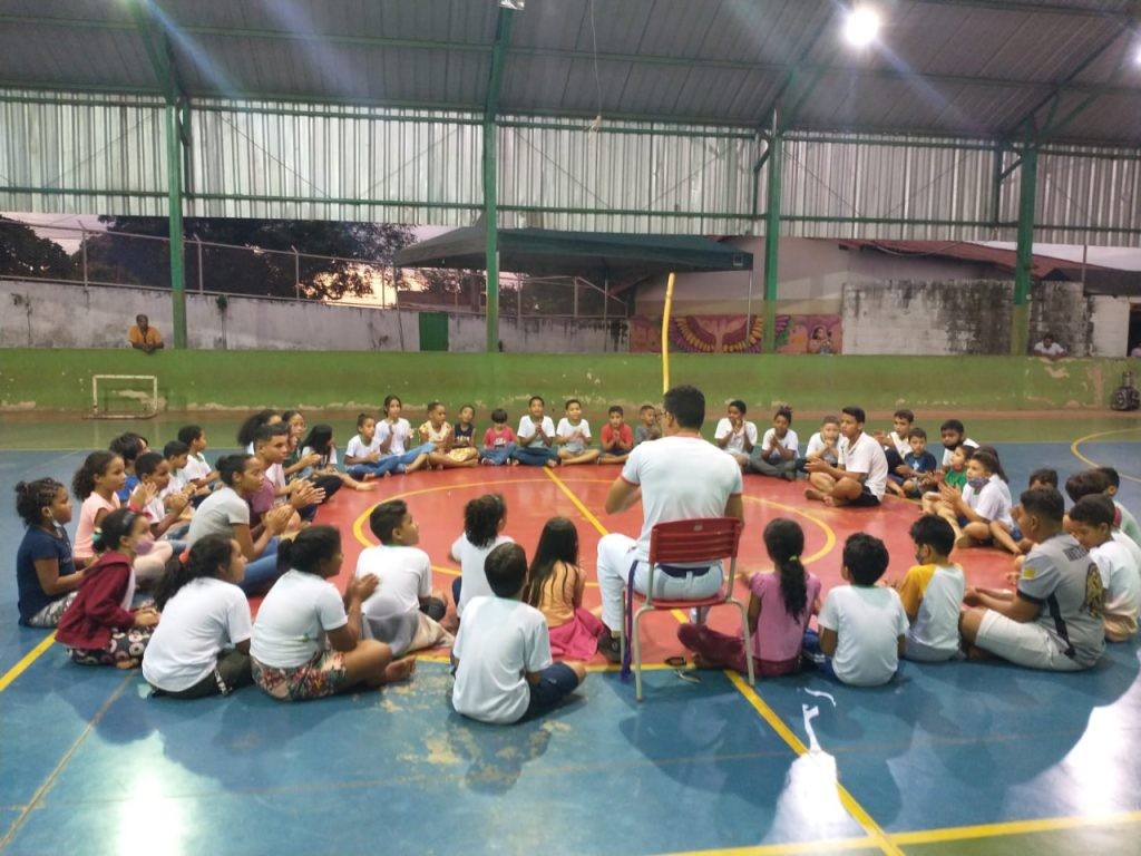 Prefeitura de Goiânia realiza formação de 80 estudantes da Escola Municipal Mônica de Castro Carneiro, em parceria com projeto Iniciar Capoeira