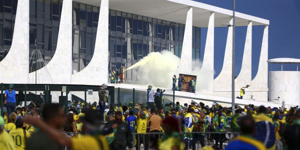 Forças de segurança estão chegando ao Palácio do Planalto