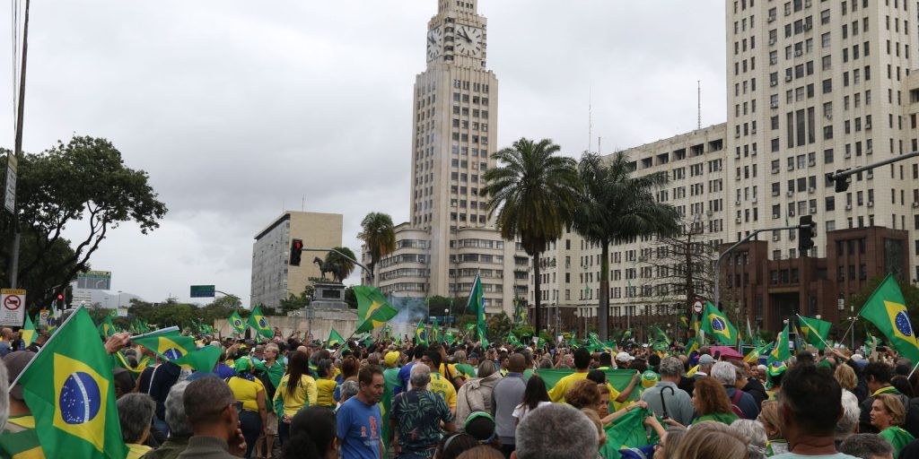 Bolsonaristas desmontam acampamento em frente ao Comando Militar no RJ