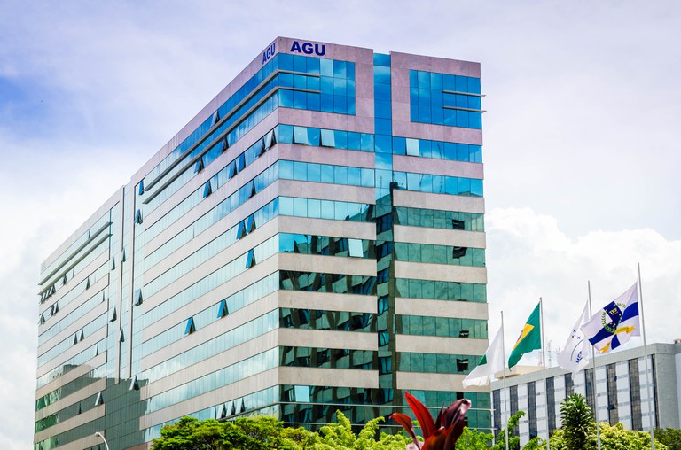 AGU criará força-tarefa para cobrar indenizações por danos ao patrimônio público