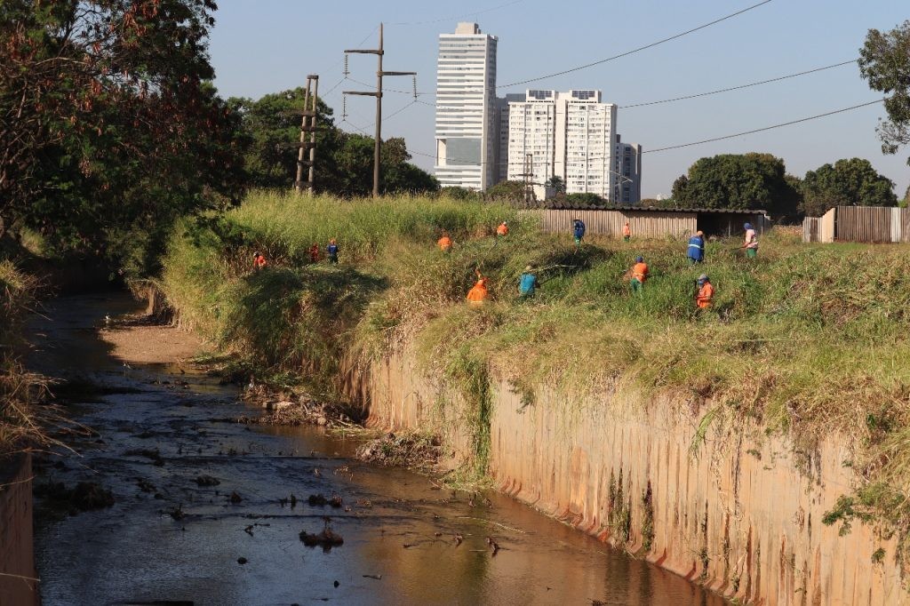 Em 12 meses, Prefeitura de Goiânia faz limpeza em três milhões de metros quadrados de margens e leitos de córregos