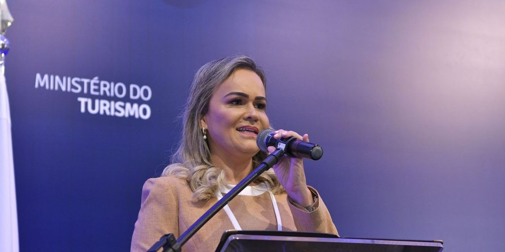 Ministra quer reduzir preço de passagens para incentivar o turismo