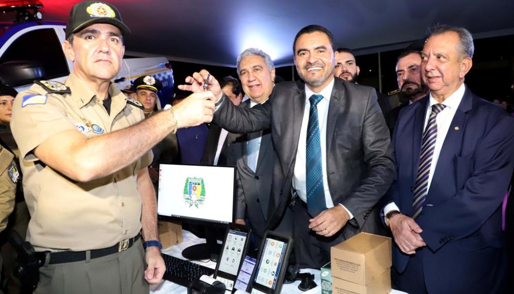 Wanderlei Barbosa entrega novos equipamentos para Polícia Militar