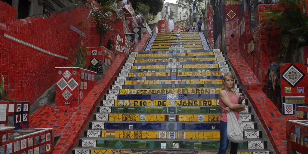 Guias turísticos buscam recursos para restaurar Escadaria Selarón