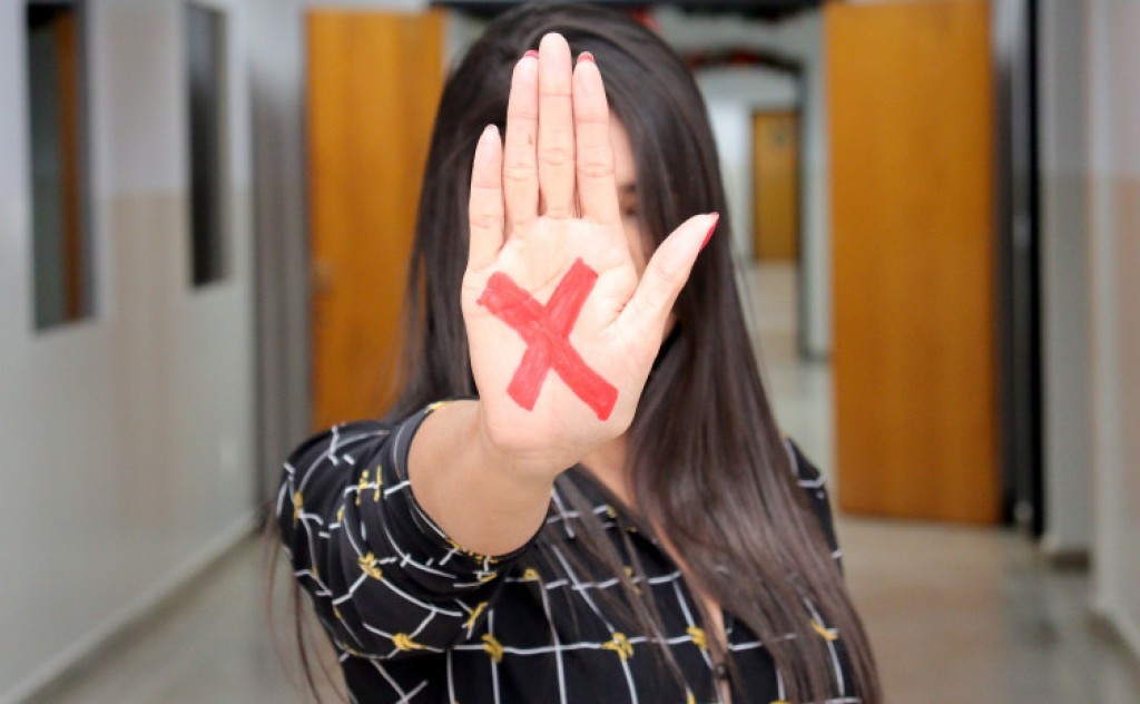 Governo do Tocantins sanciona leis que garantem prioridade de atendimento para vítimas de violência doméstica e familiar no Estado