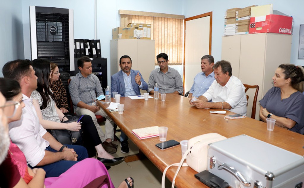 Governador Wanderlei Barbosa reúne-se com médicos do Hospital Dona Regina e determina providências para sanar demandas da unidade