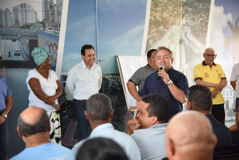 Prefeito Vilmar Mariano estreita laços com lideranças de bairro em reunião com a Camap