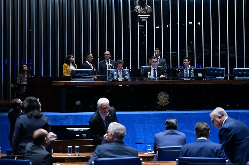 Intervenção federal na segurança pública do DF vai à promulgação