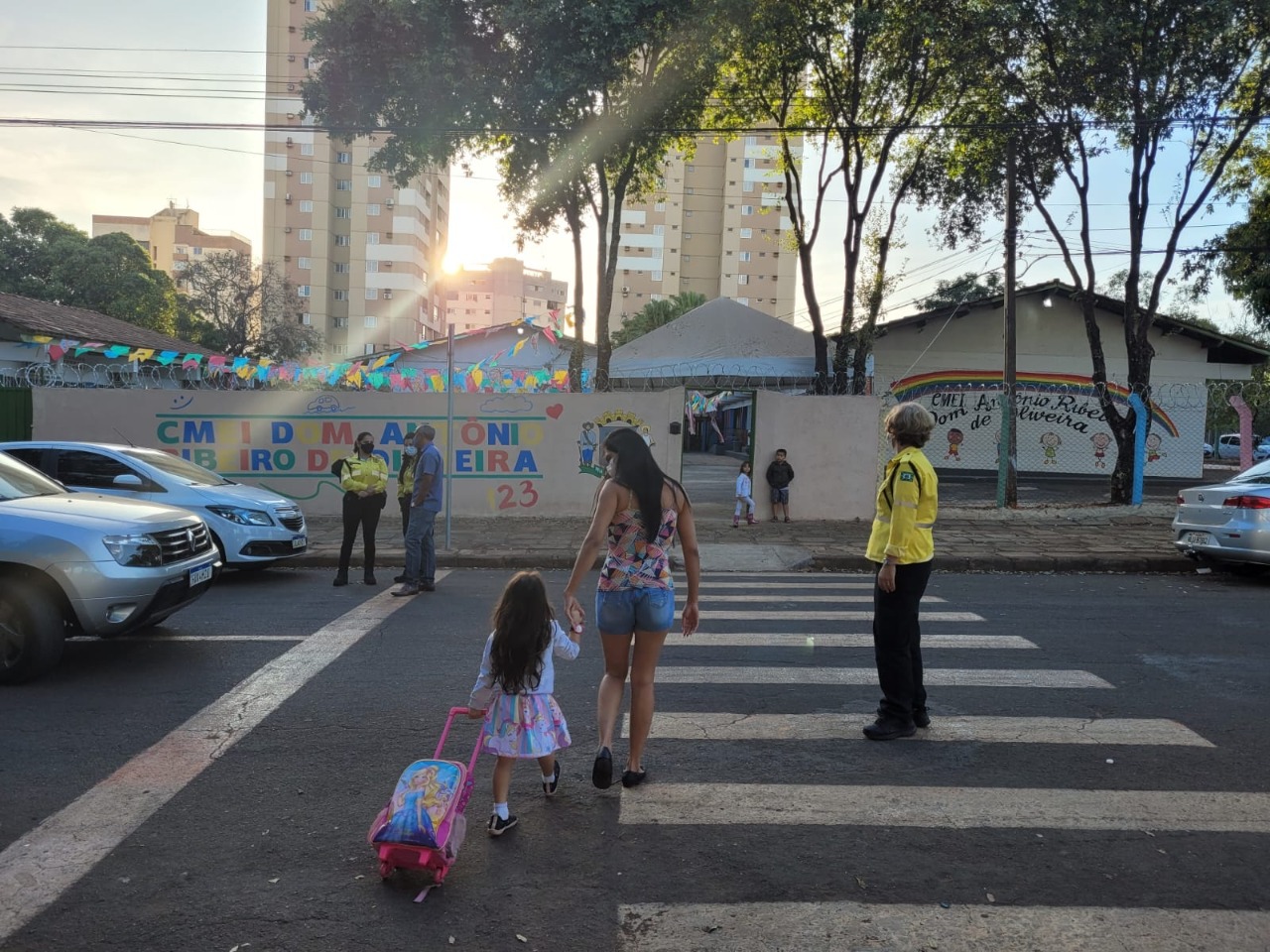 Prefeitura de Goiânia inicia Operação Volta às Aulas com orientações na porta de escolas, nesta nesta quarta-feira