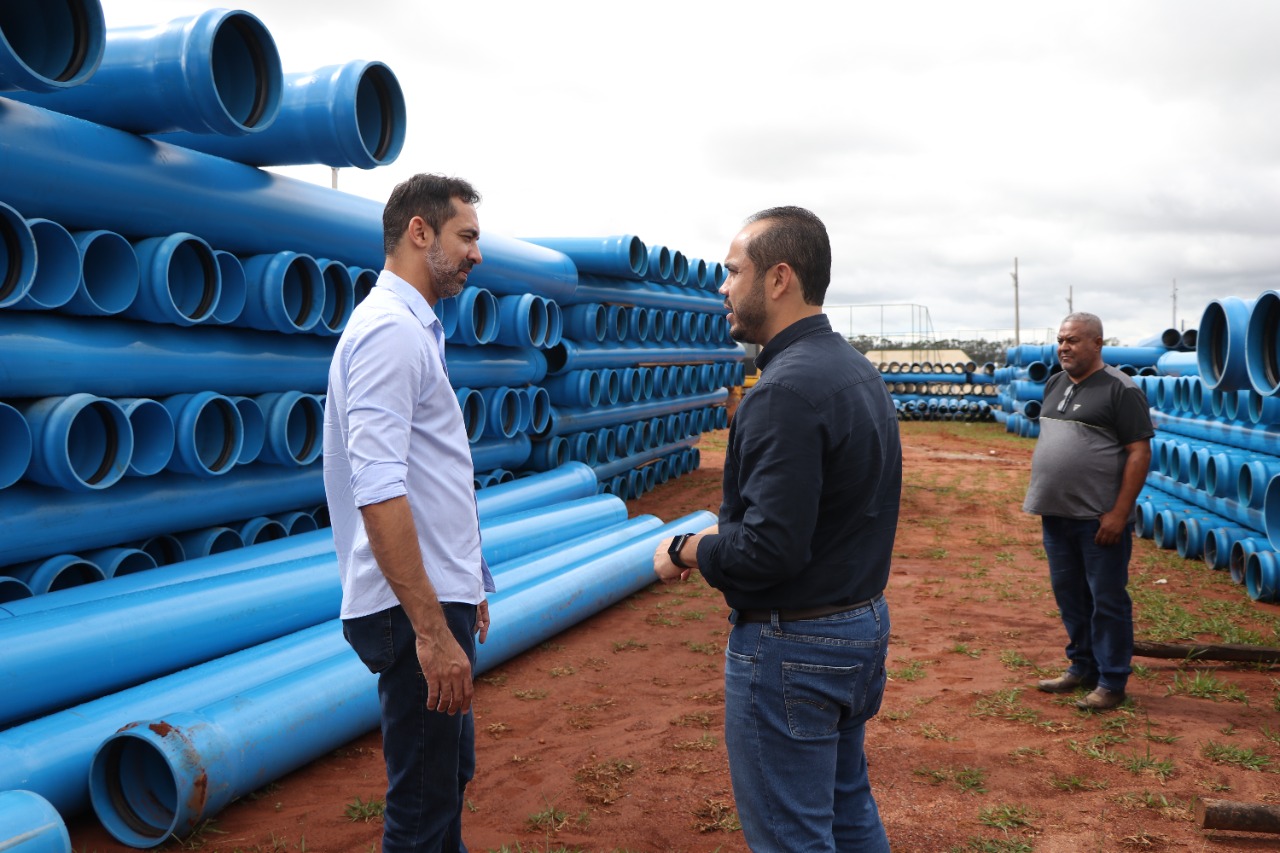 Prefeito visita obras da água que chegará a 100 mil pessoas