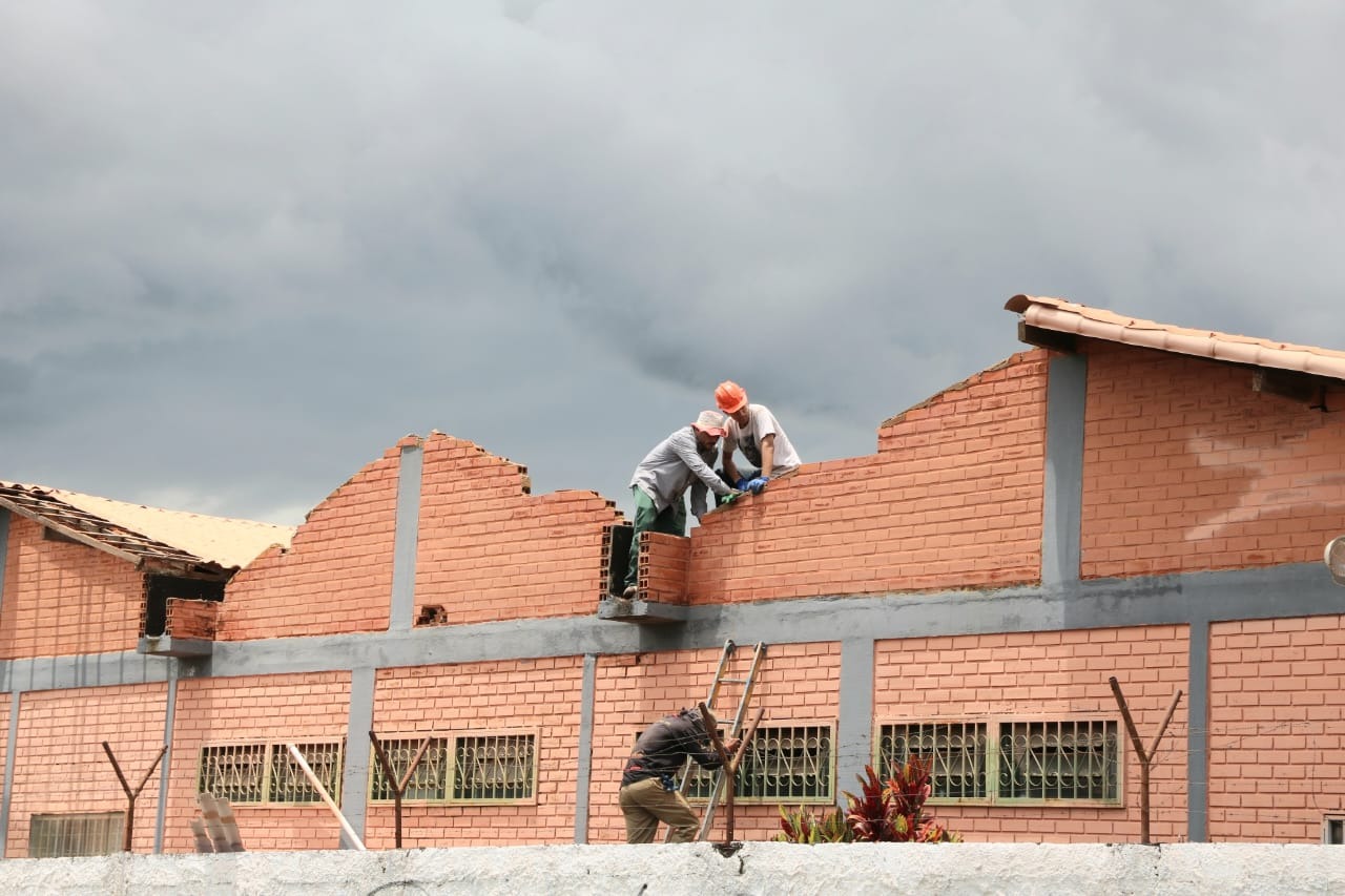 Secretaria de Educação realiza reforma emergencial na escola Monteiro Lobato