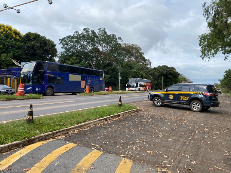PRF apreende13 ônibus e identifica 133 pessoas suspeitas de envolvimento nos atos de vandalismo em Brasília (DF)