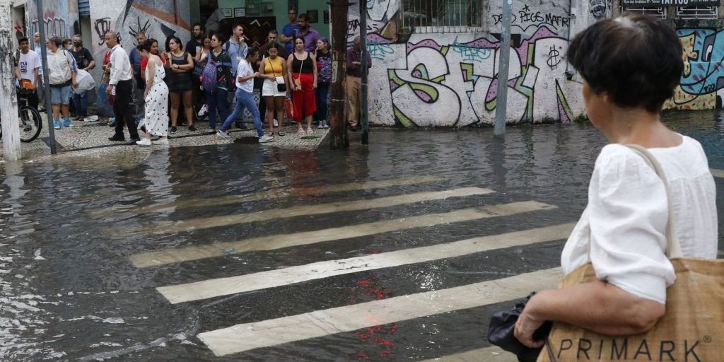 Rio de Janeiro deve ter segundo dia de pancadas de chuva