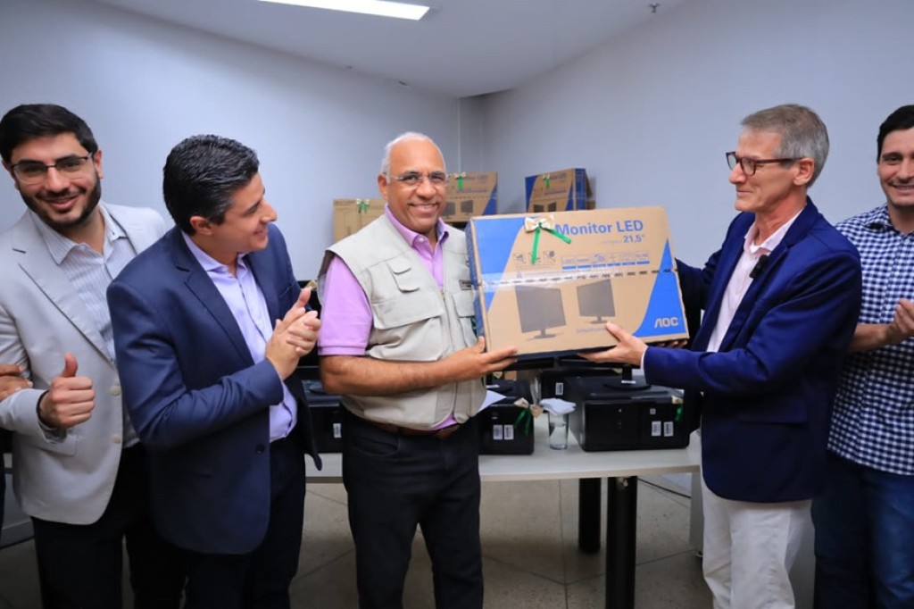 Rogério Cruz faz investimentos para destravar burocracia, tornar Goiânia a capital mais rápida do país para se abrir uma empresa, gerar novos empregos e renda