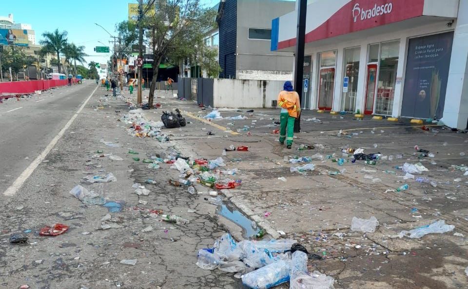 Comurg intensifica limpeza durante Carnaval