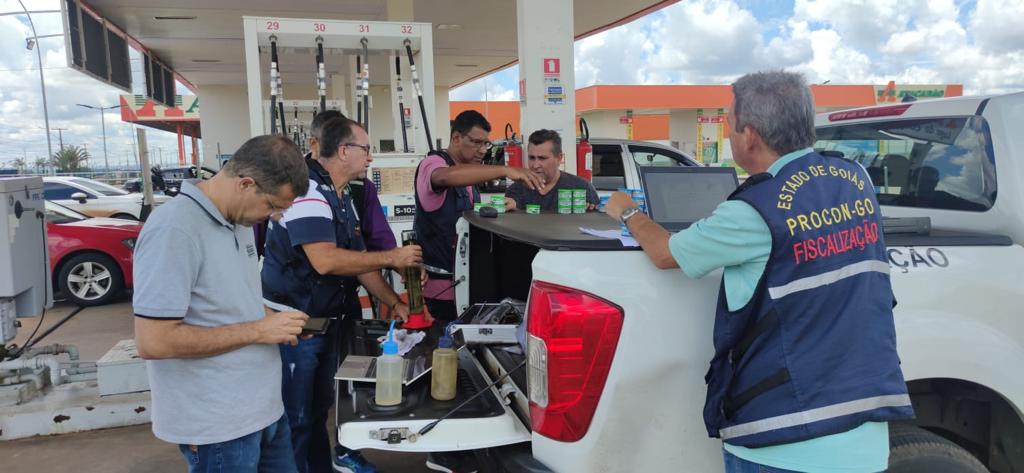 Procon Goiás multa 11 postos de combustíveis por aumento abusivo