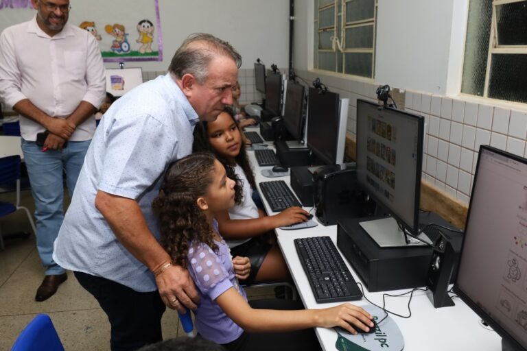 Nova ferramenta metodológica inova educação aparecidense