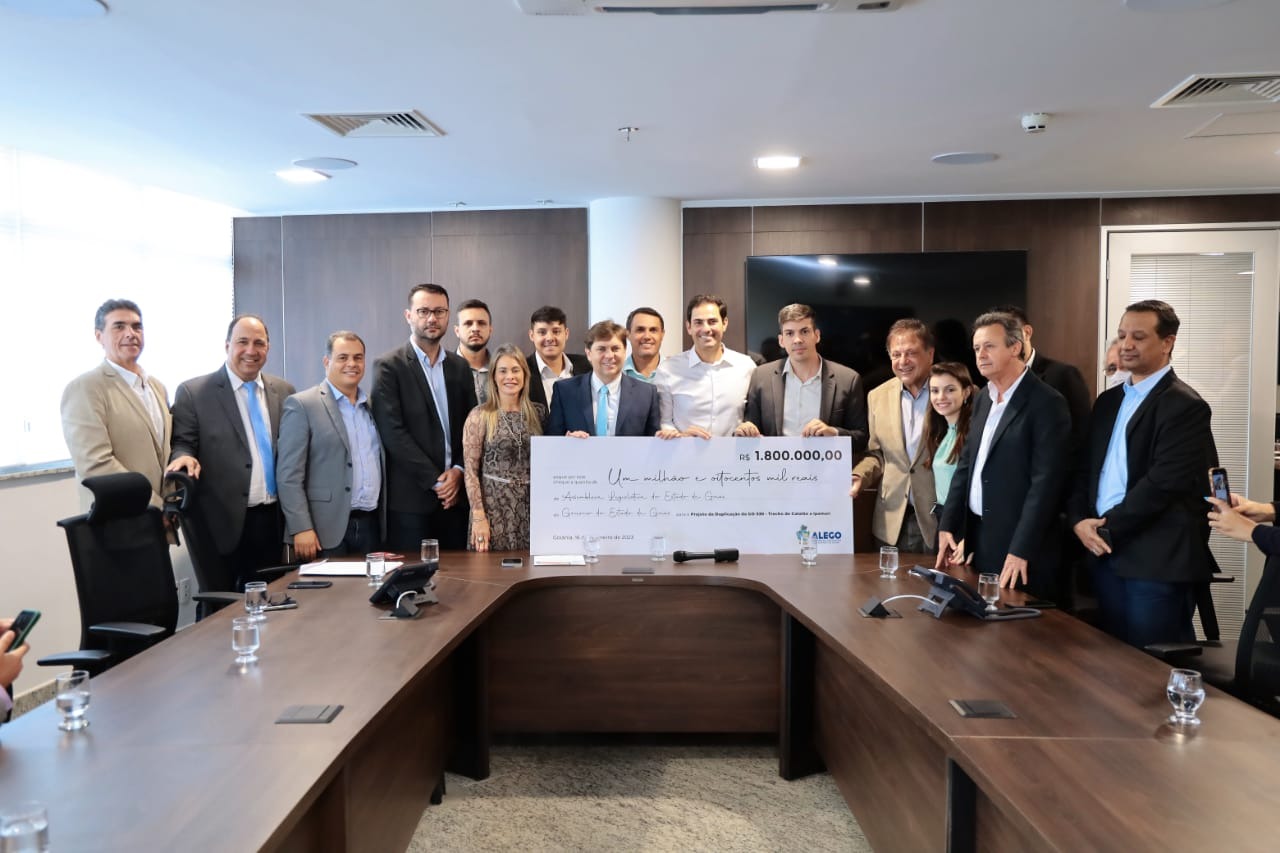 Bruno Peixoto investe 1,8 milhão na construção da GO-330