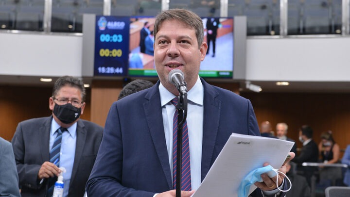 Sancionada lei que obriga autoescolas a fornecer veículos adaptados para PCD