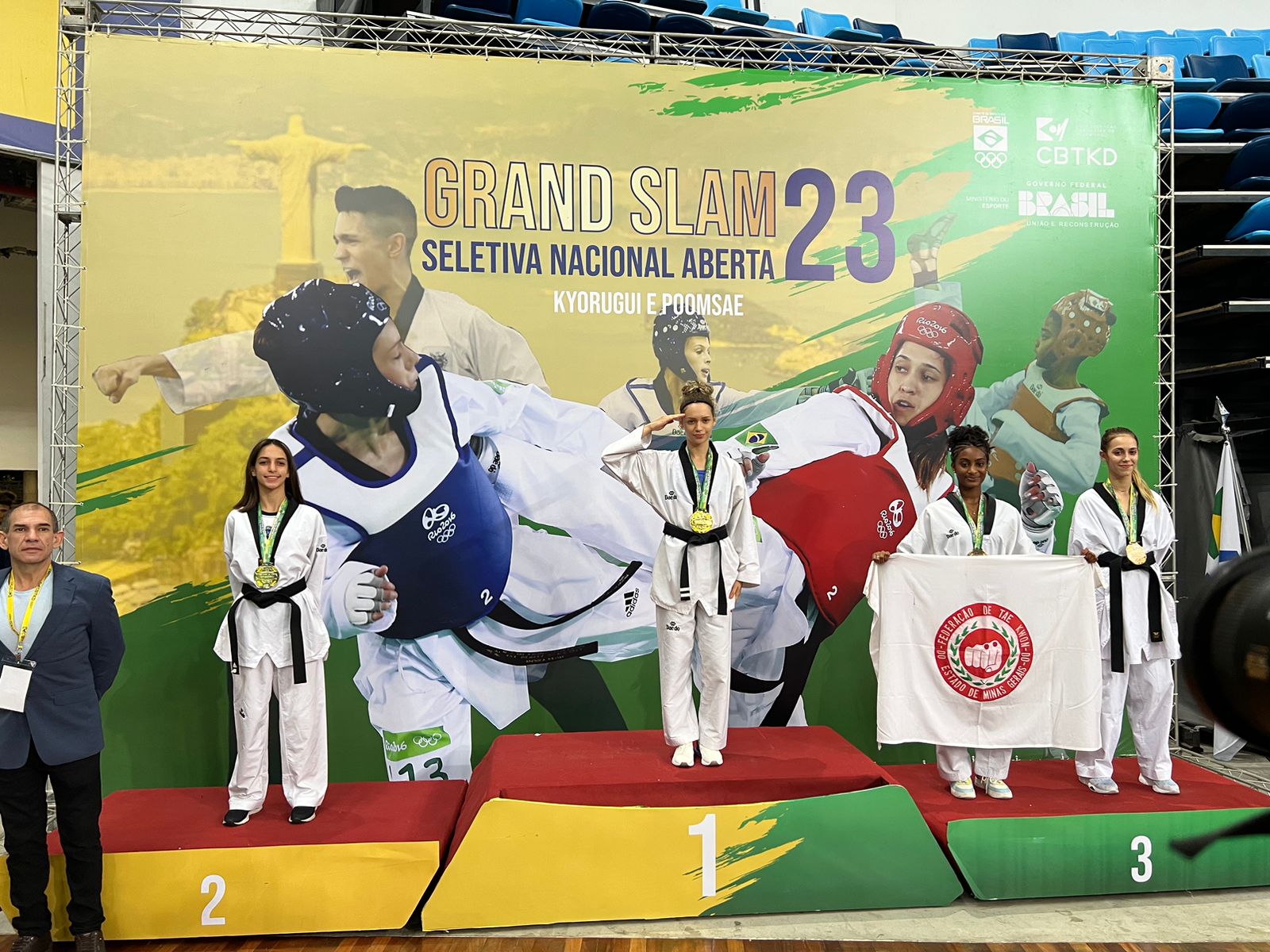 Delegação goiana de taekwondo fatura 33 medalhas em Grand Slam Nacional