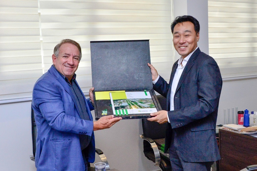 Prefeitura de Aparecida e Samsung discutem parcerias em saúde e educação