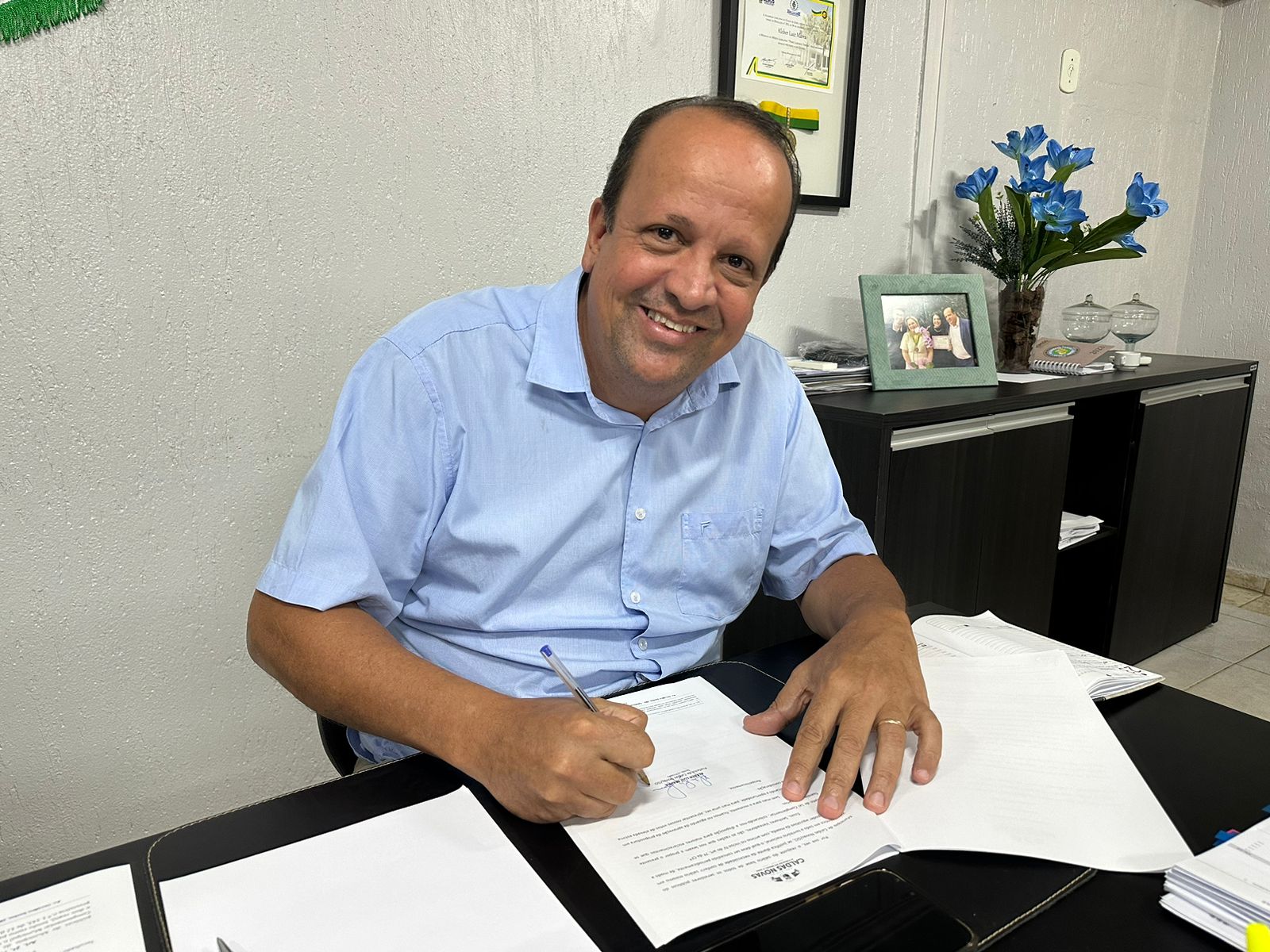 Kleber Marra anuncia correção anual de 5,77% para servidores municipais