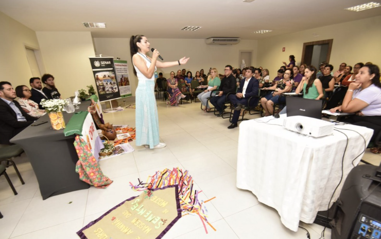 Secretaria debate saúde das mulheres e desigualdades de gênero