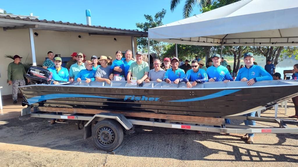 Mutirão promovido pela Prefeitura de Caldas Novas recolhe 12 toneladas de lixo no Lago Corumbá I