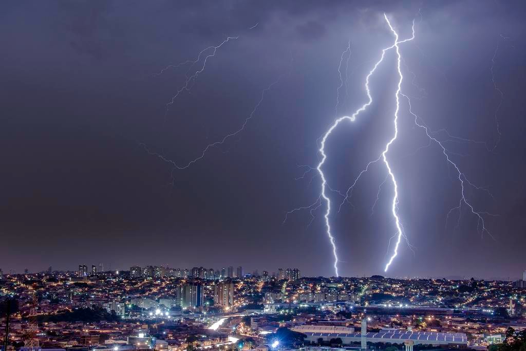 Goiás bate recorde e já teve 2,4 milhões de descargas elétricas em 2023