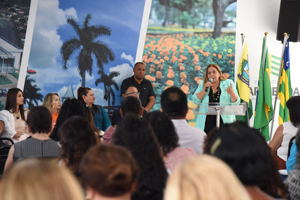 Secretaria da Mulher lança projeto para divulgar a Lei Maria da Penha nas escolas