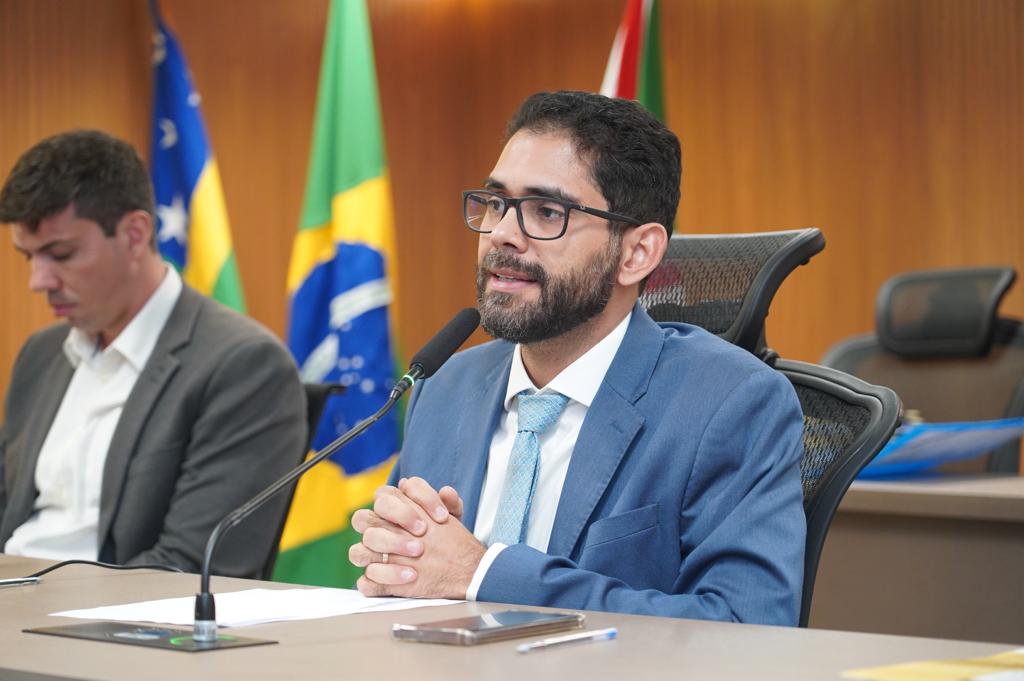 Lincoln Tejota é empossado presidente da Comissão de Habitação da Alego