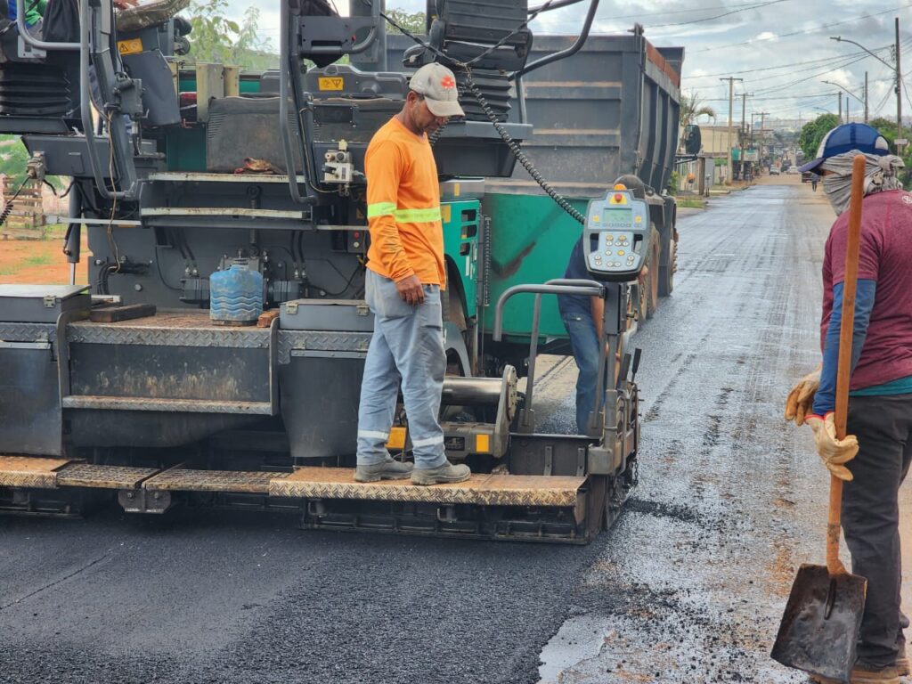 Prefeitura de Luziânia inicia obra de recapeamento asfáltico no Distrito do Jardim Ingá