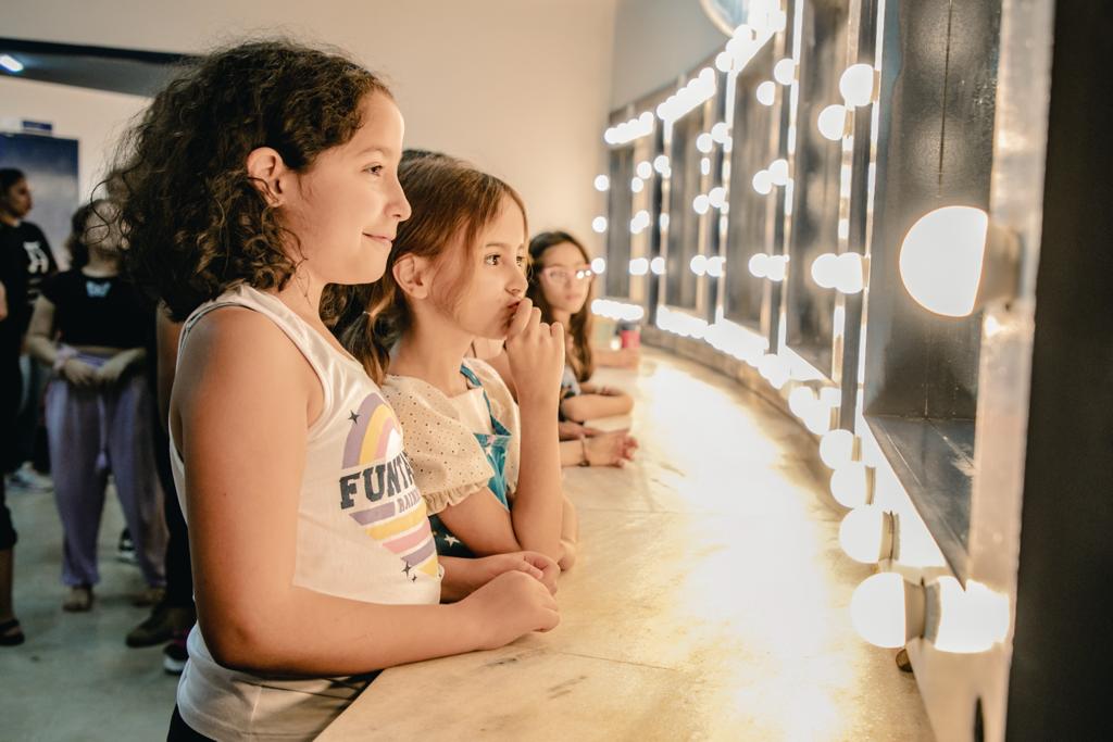 Estudantes de artes cênicas do município têm aula especial no Teatro Municipal de Anápolis