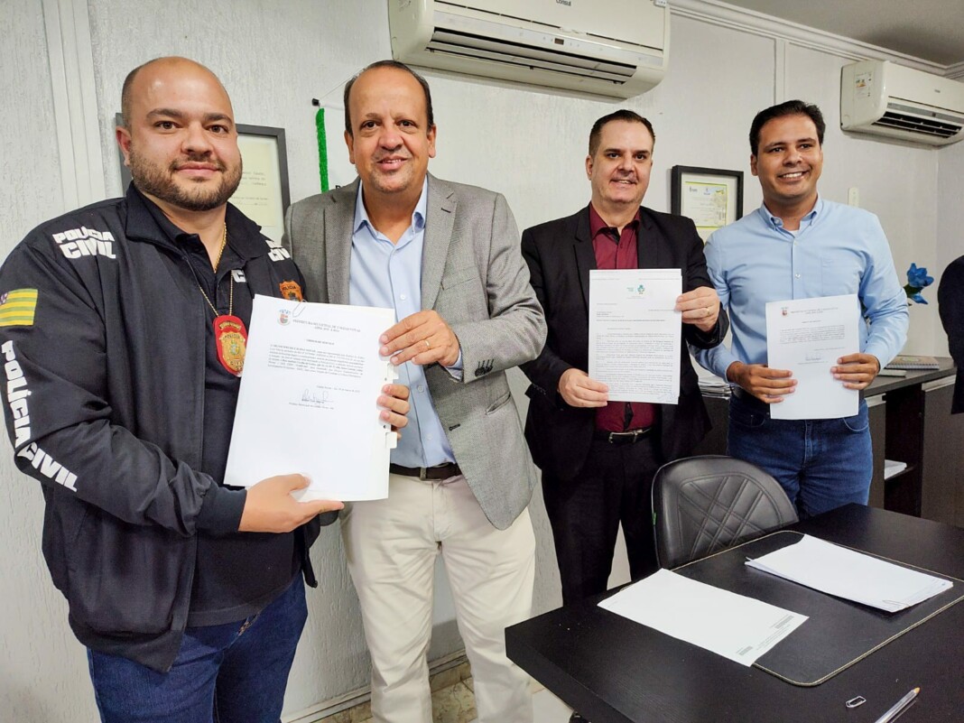 Kleber Marra assina ordem de serviço para construção do complexo de especializadas