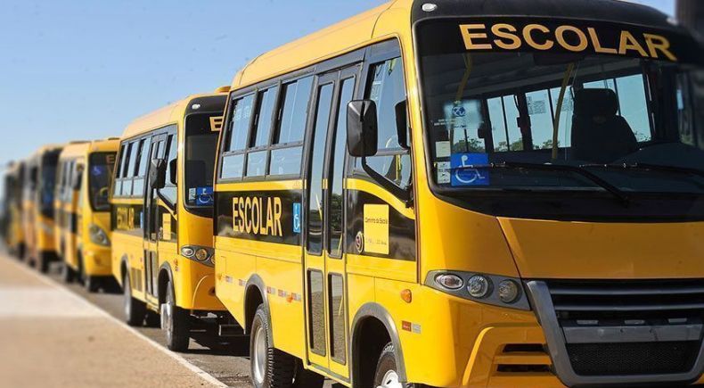 Detran-GO vistoria veículos do transporte escolar público