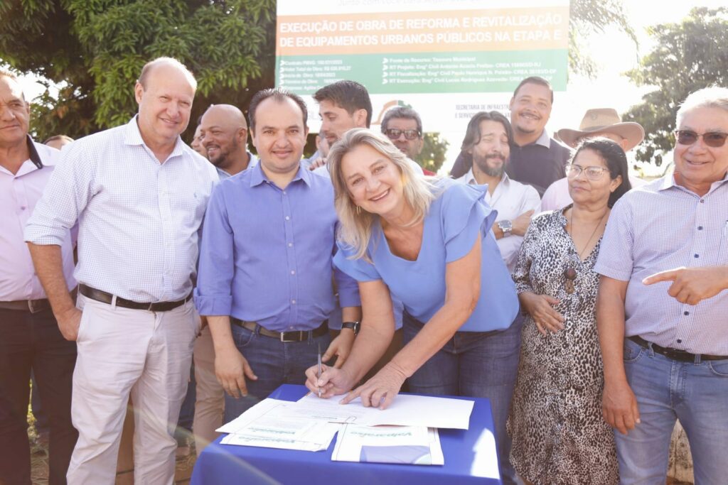 Valparaíso de Goiás  assina ordem de serviço de obras de revitalização na etapa E